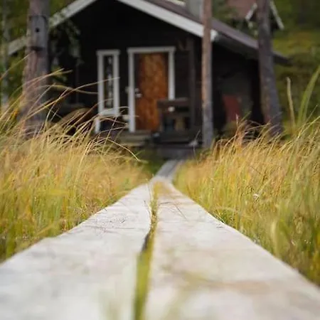 Wilderness Cabin At Huskyfarm Lake View イバロ