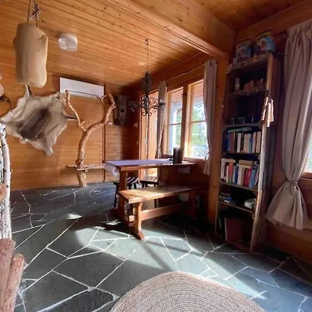 Wilderness Cabin At Huskyfarm Lake View